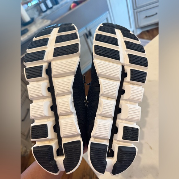 On Cloud - NEW - Women’s Sneakers - Picture 2 of 6